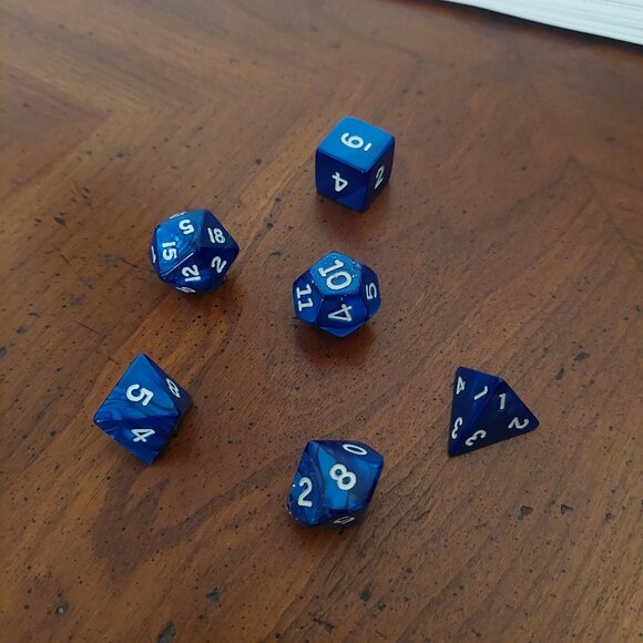 Wizards of the Coast D & D Dungeons & Dragons Starter Set 2014 - Picture 6 of 12